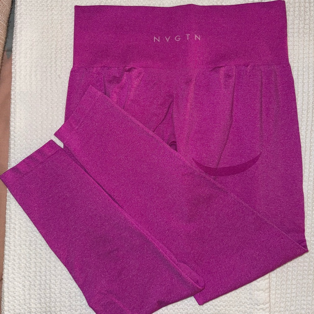 NVGTN Fuchsia Activewear Leggings